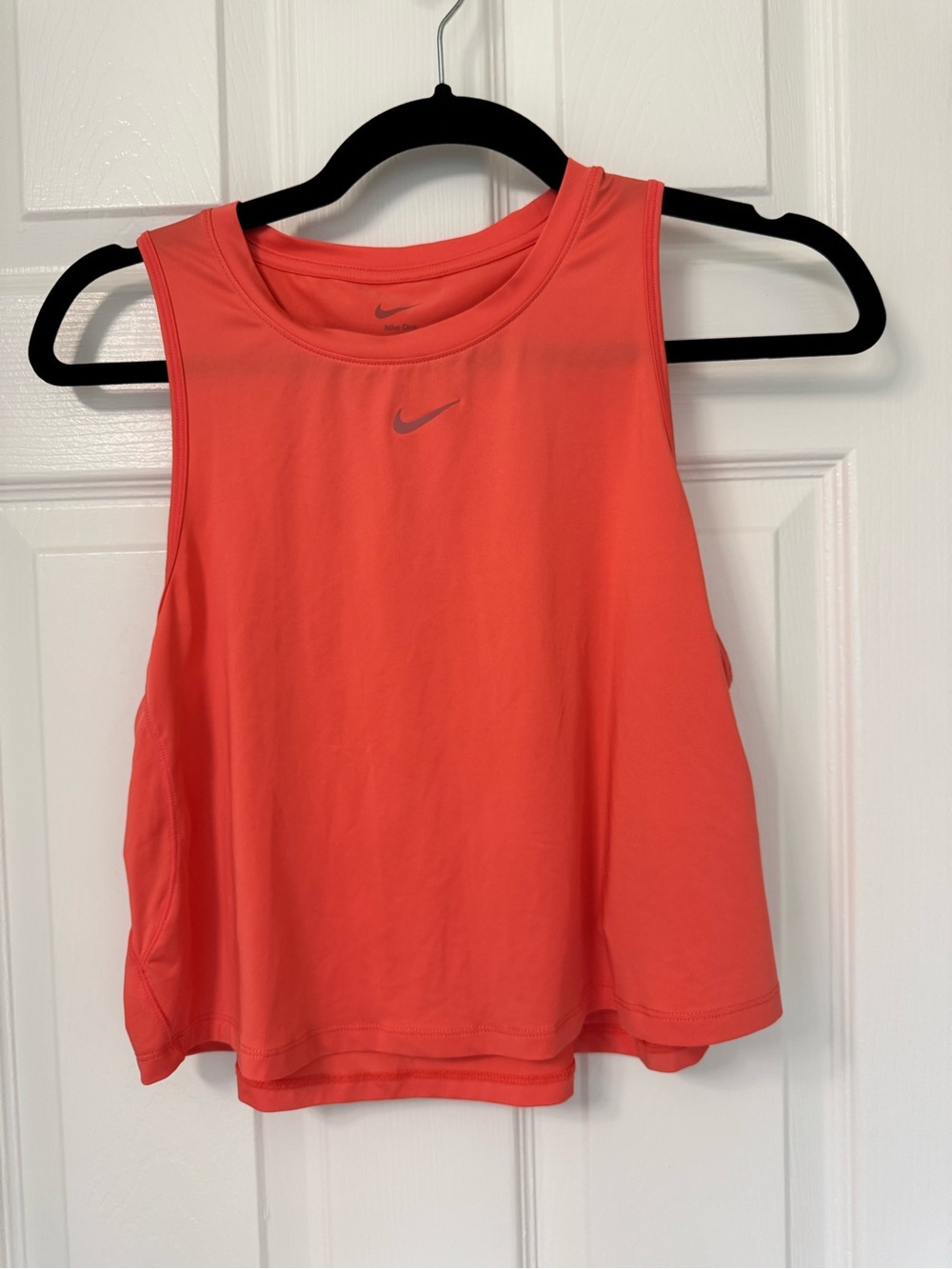Nike Women’s Coral-Red Performance Cropped Tank Top